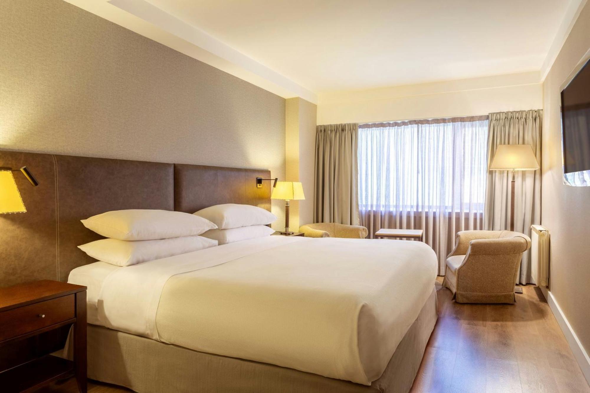 Classic Guest room 1 King,1676734102:JPEG